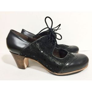 Gallardo. Модель Fatima cordones. Черная кожа. Каблук 5см.