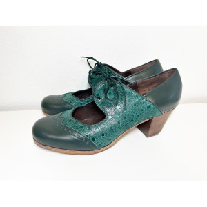Gallardo. Модель Fatima Cordones. Темно-зеленая кожа. Каблук cubano